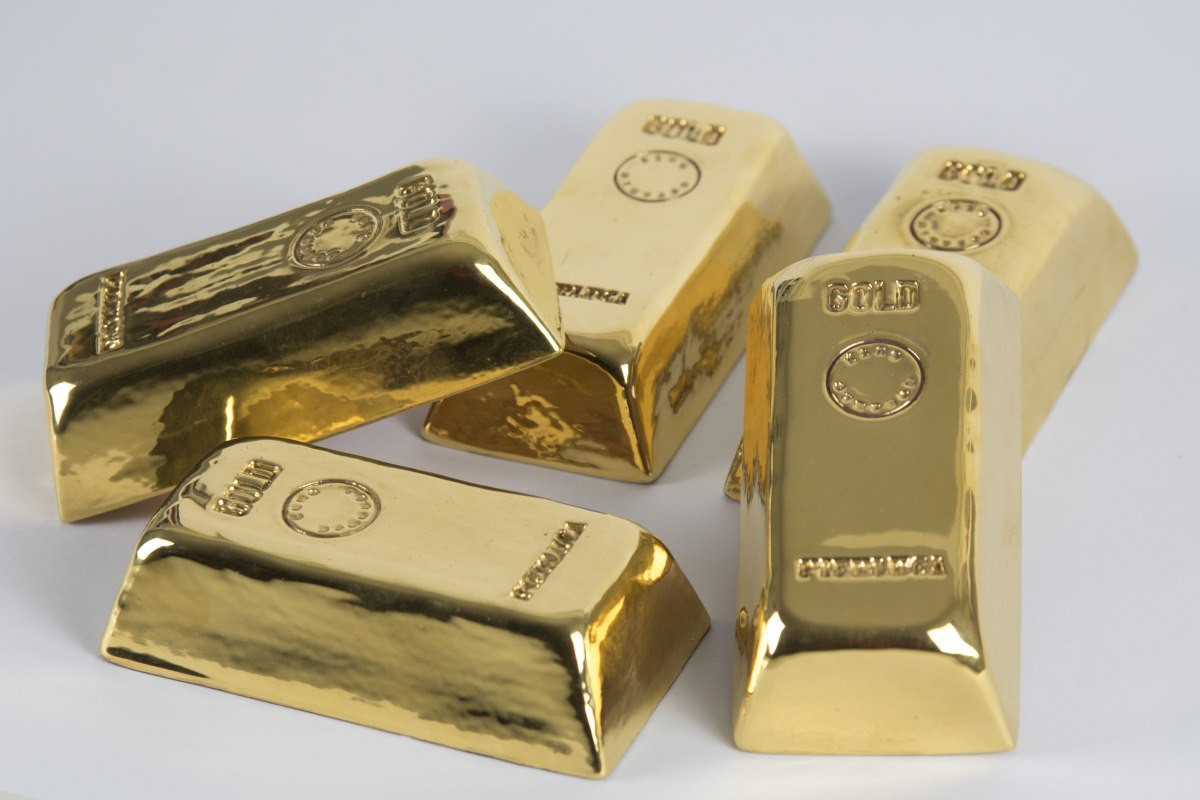 Le collezioni di design della bottega Ceramiche Pierluca. GOLD